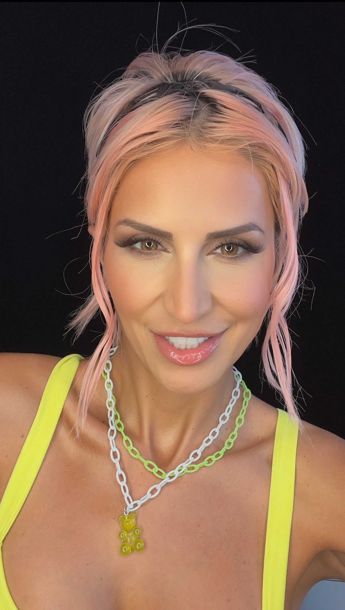 Neon gummy bear Y2K necklace by Alineh
